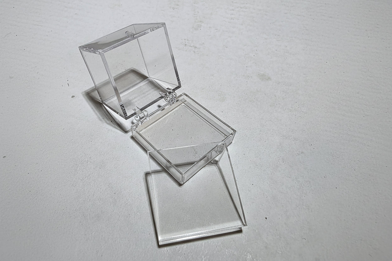 Clear acrylic perky boxes 1.25" with clear inserts