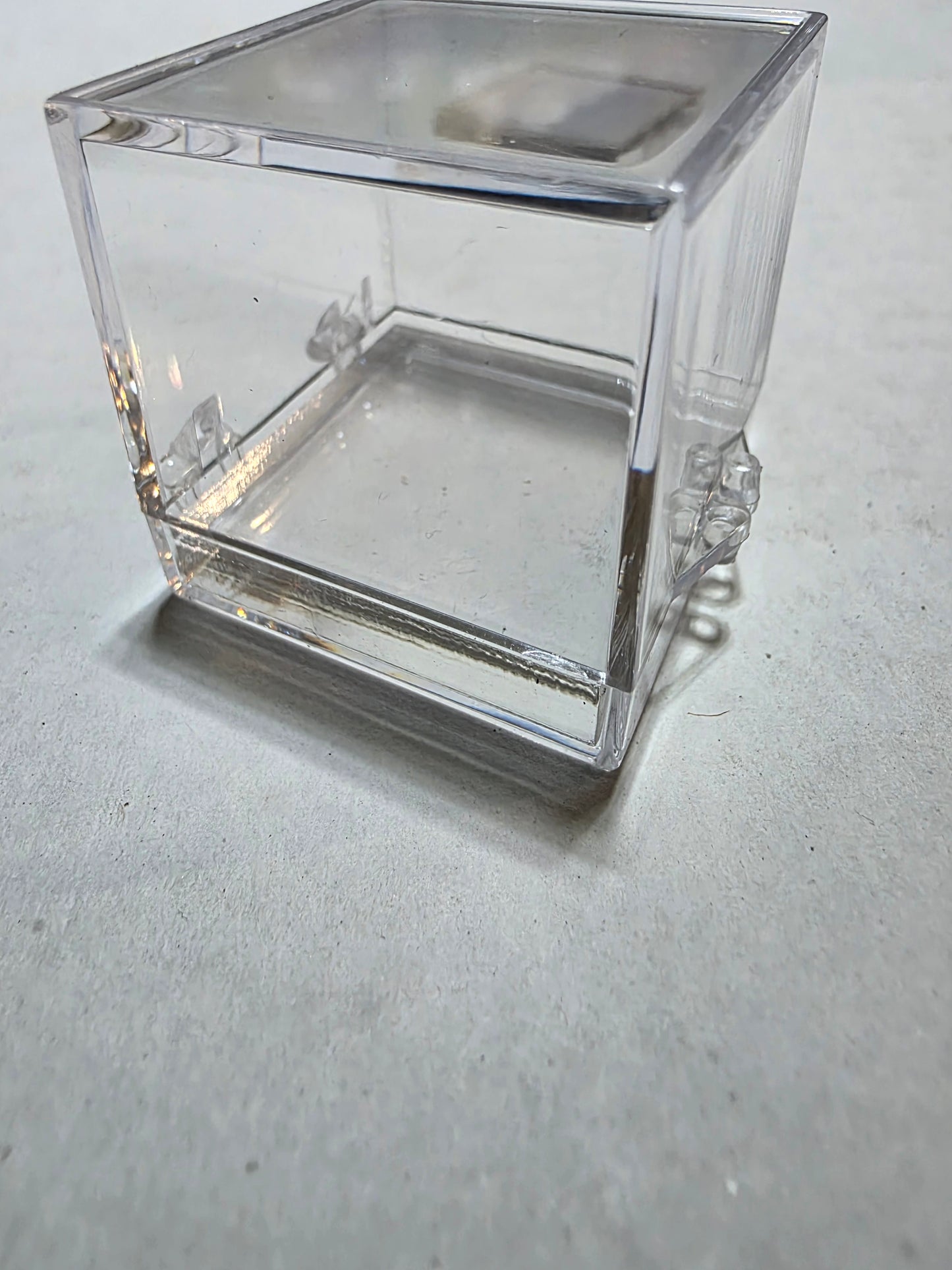 Clear acrylic perky boxes 1.25" with clear inserts